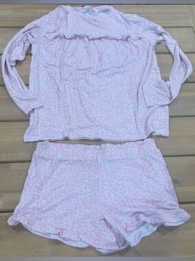 NWT Emerson Road Little Giraffe Tee & Short Pajama Set XS Pink White Ruffle